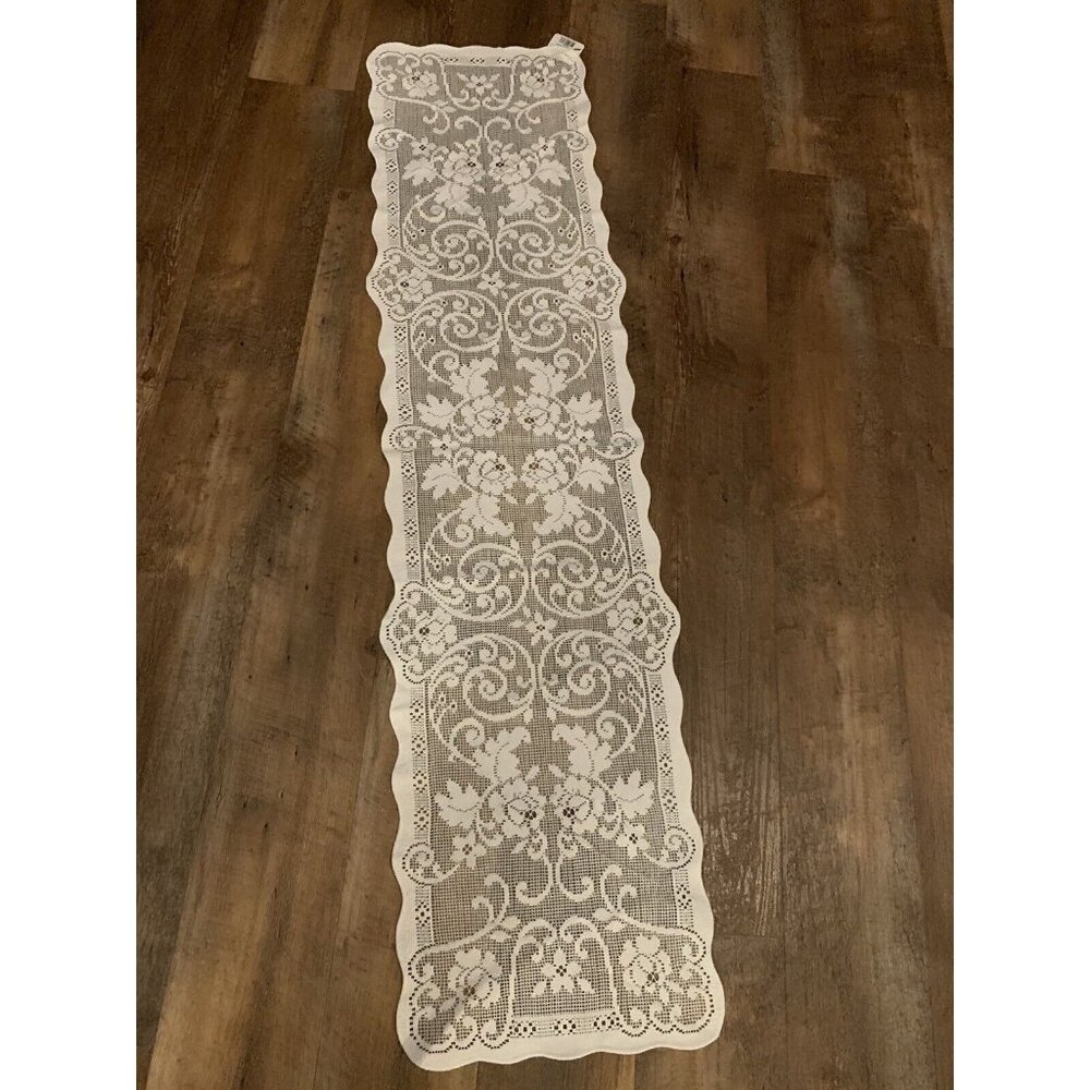 Table Runner Heritage Lace Terraoa Hill 14 x 54 in. White